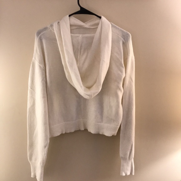 Multiple Sweaters - Picture 4 of 7